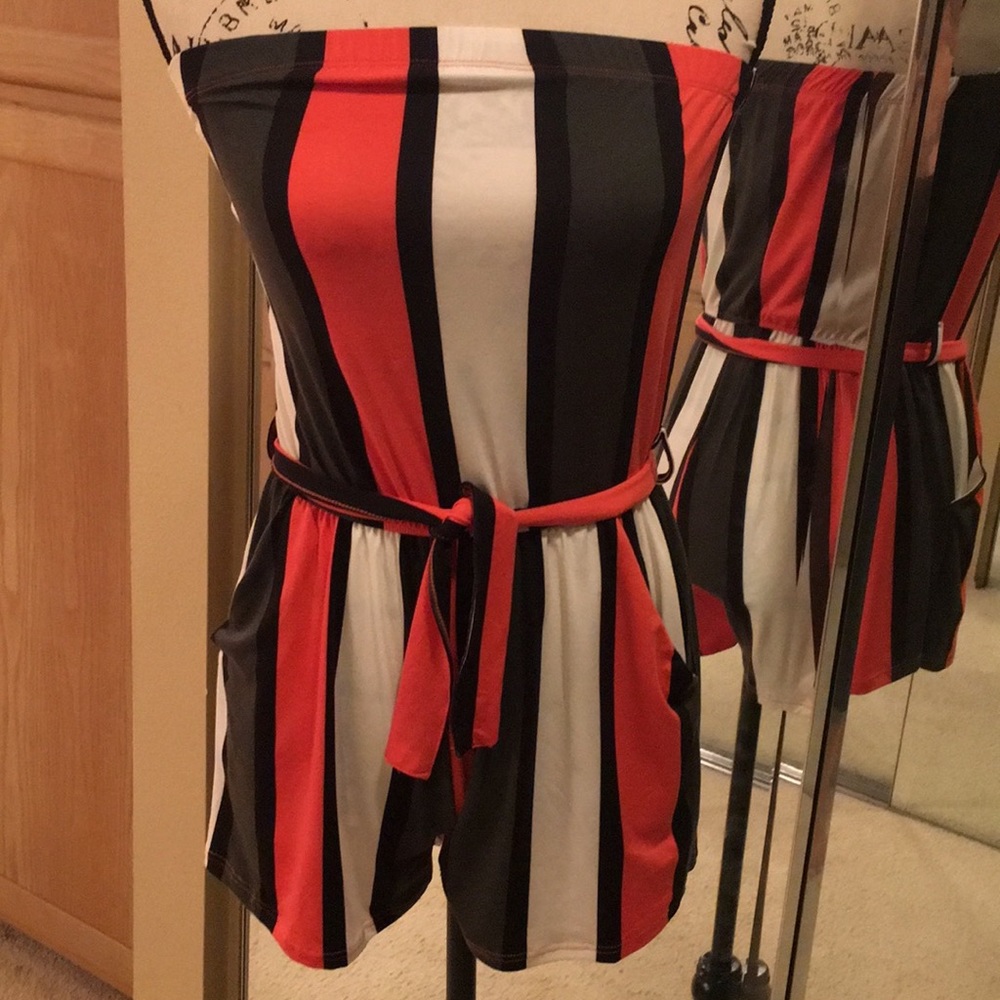 Sexy, cute Rose, White, Black, Romper with pockets